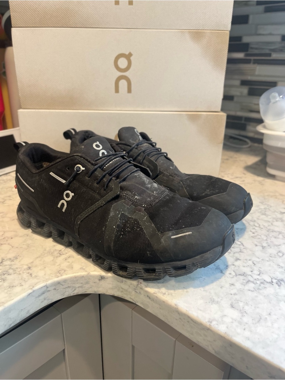 On Running Men’s On Cloud 5 Waterproof Size 11 Black / Black - Picture 3 of 13